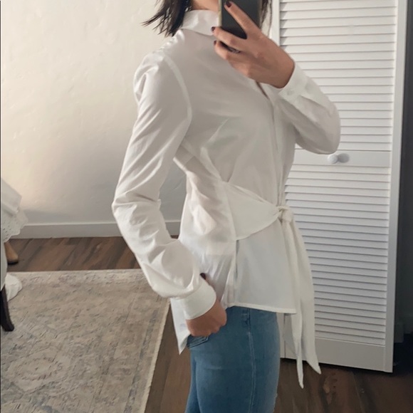 Elegant button down with tie - Picture 2 of 3